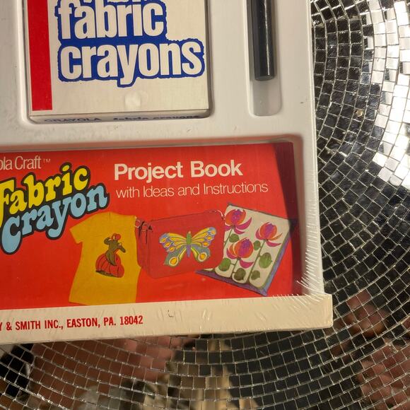 Vintage Binney & Smith Crayola Craft Fabric Crayon Kit No 5100 USA NOS - Picture 4 of 7